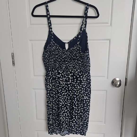 AUW Blue and White Floral Patterned Top - Picture 3 of 5